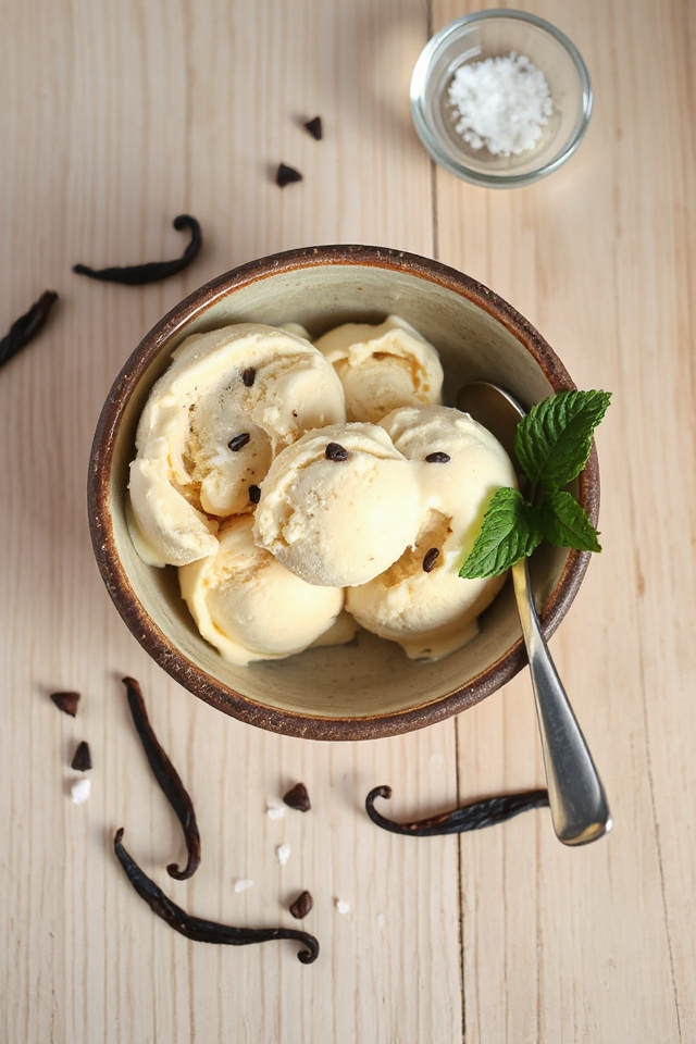 easy homemade vanilla ice cream